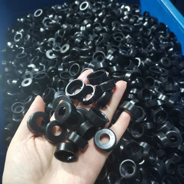 OEM на заказ Различные специальные размеры EPDM NBR FKM Nr CR Гумовые формованные вулканизированные детали