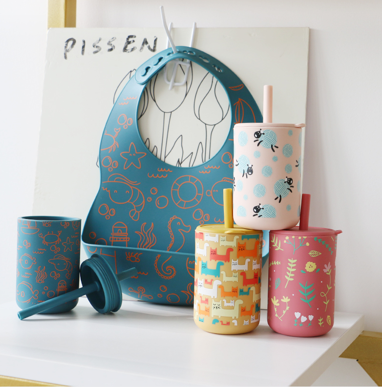 Taza de bebés de silicona resistente a la temperatura Logotipo de impresión personalizable Niños Taza de bebidas de silicona