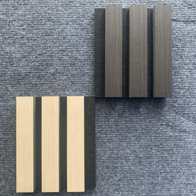 600*2700*21mm Painéis de parede à prova de som Mdf Veneer Painéis acústicos de madeira