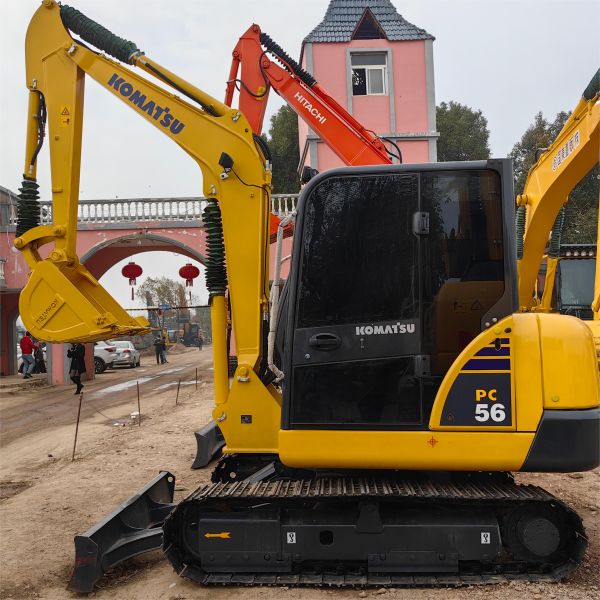 Japan Pc56-7 Used Komatsu Excavators Earth Moving Equipment
