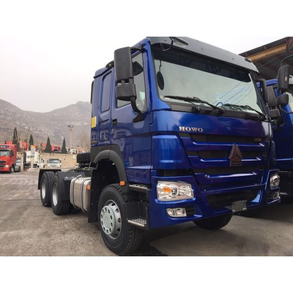 2017 NEW HOWO7 6X4 Tractor Head Tow Trucks with 10tires 371HP and Air pod 90# kingpin