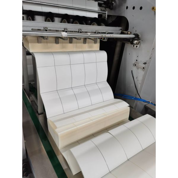 Adhesive Thermal Barcode Sticker Fanfold Adhesive Label Sticker Customized Size 100mm*150mm