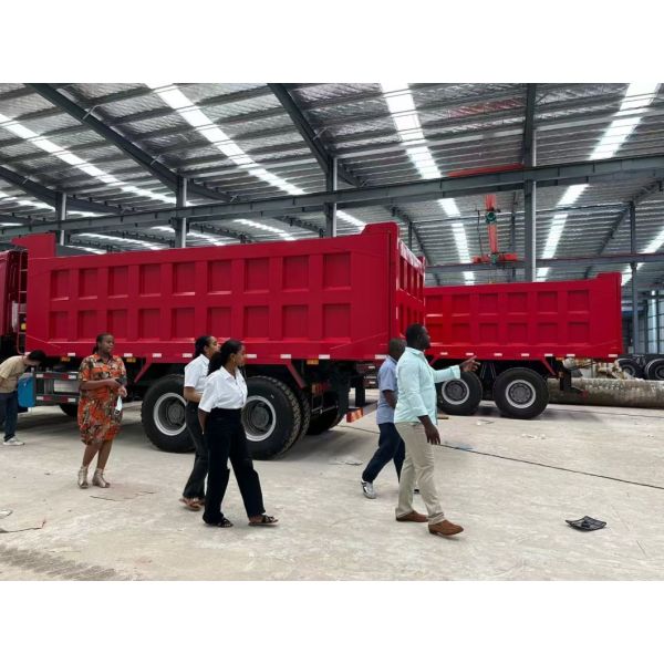 Medium Bearing Capacity Refrigerated Semi Trailer Solution for Frozen Food Transport