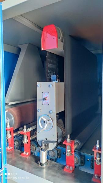Metal Wide Belt Polishing Machine , Safety Speed Wide Belt Sander Machine