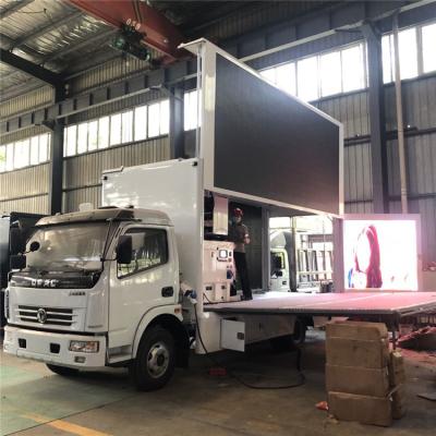 O caminhão móvel de Dongfeng conduziu o veículo móvel da propaganda do diodo emissor de luz da exposição 4x2 impermeável para exterior