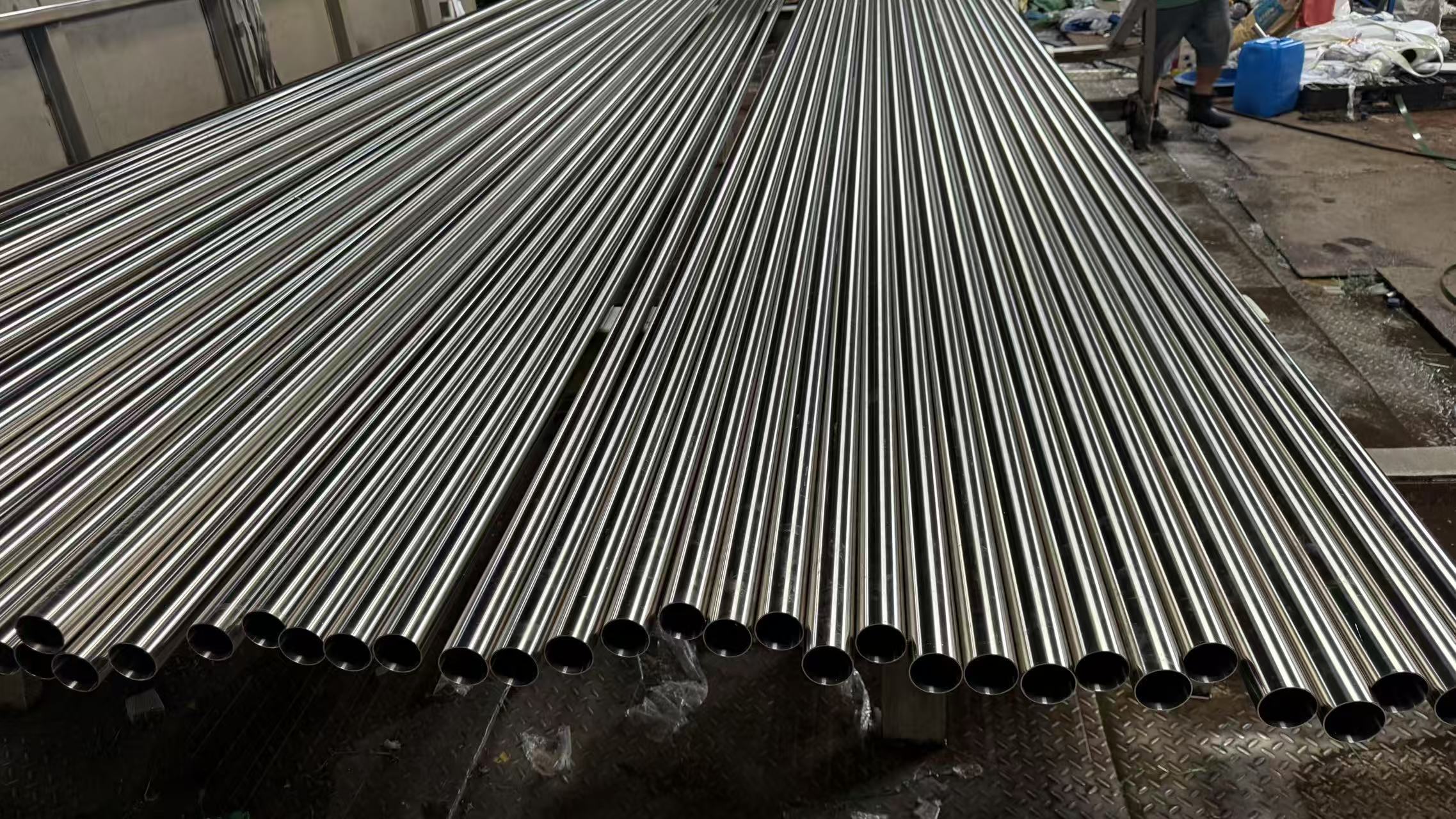 316L Stainless Steel Sanitary Tube with Ra ≤ 0.8μm ID & OD Polished Finish for Food & Pharmaceutical Grade