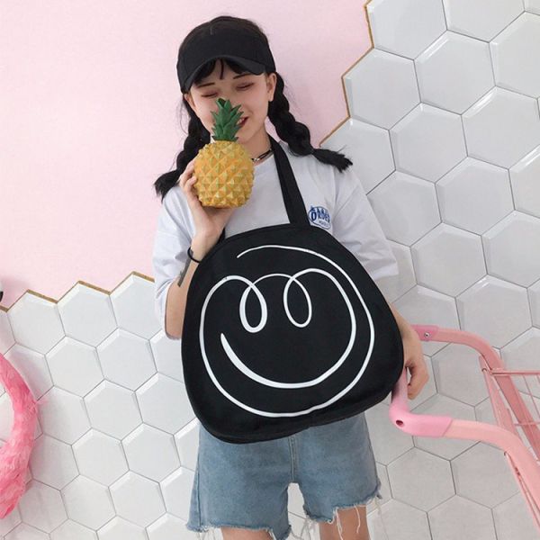 Spring / summer 2018 new Japanese smiley face printed canvas bag women shoulder bag art handbag