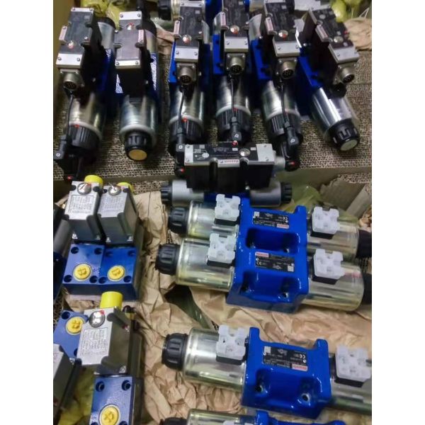 4WRZ32E1-520-70/6EG24N9TK4/D3M
4WRZ32E1-360-70/6EG24N9TK4/M
4WRZ32E520-70/6EG24N9TK4/D3M Rexroth solenoid valve German made hydraulic proportional electro-hydraulic directional valve