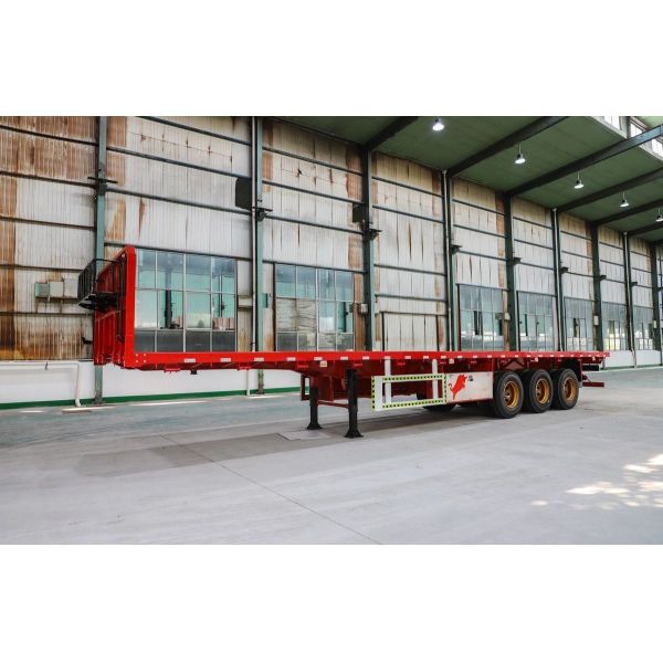 Efficient 80t Removable Lowbed Truck Trailer For Flatbed And 20 / 40 Foot Container Use