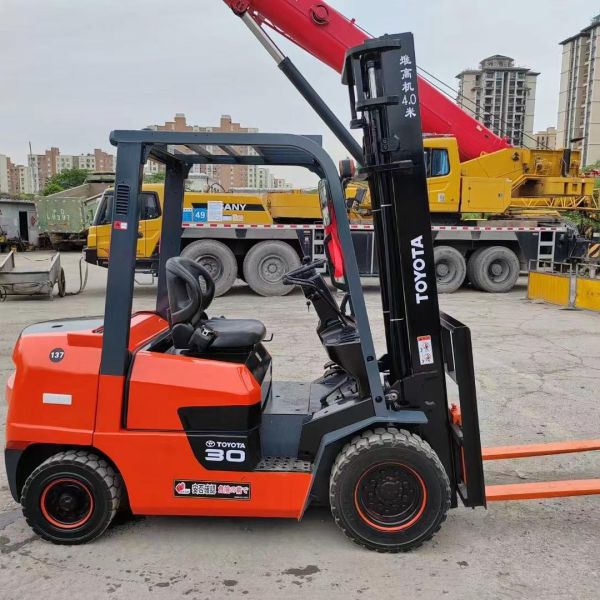 Toyota 4WD Usada carretilla elevadora de 3 toneladas 3,5 toneladas Capacidad de construcción de granja