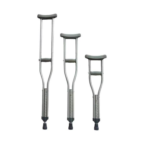 Des béquilles axillaires réglables de 25*5*100 cm en alliage d'aluminium sous le bras pour adultes