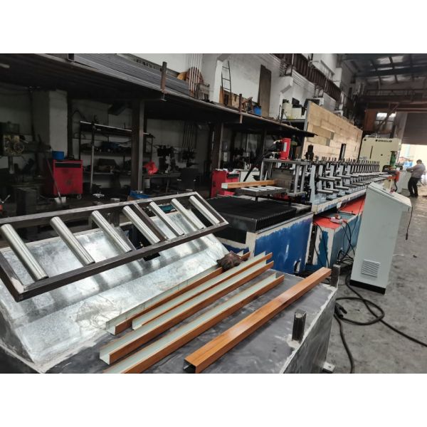 Стержень гипсокартона и крен следа формируя системы потолка металла машины 0.3-1.2mm 40-160mm переменчивые