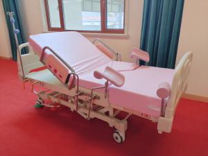 Ergonomic Hydraulic Birthing Bed For Labor & Delivery With Easy Foot-Pedal