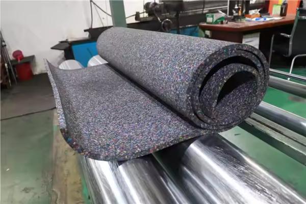 Rouleaux de revêtement de sol en caoutchouc insonorisant imperméables pour les écoles