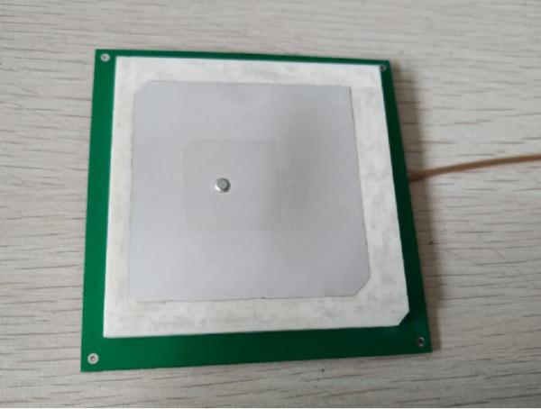 25*25*4mm Ceramic Patch Antenna With Ipex , Internal GPS GLONASS / GNSS Patch Antenna