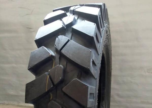 Nylon Carcass Farm Wagon Tires 7.50-16 Puncture Resistance In Tropical Mountain Area