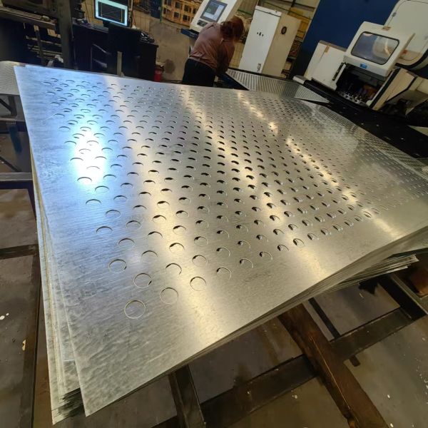 Punching Mesh Stainless Steel One Hole Two Distance 10 Mm 304