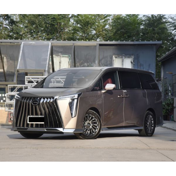 Бензин водя версии 2.0T большой MPV серии 390T Zhizun Trumpchi M8 2021