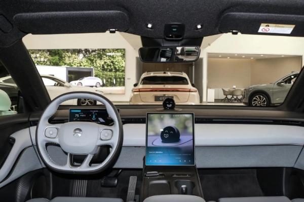 5 Seater 4WD Nio Et5 150 kwh Smart Electric Car High Power Midsize Sedan