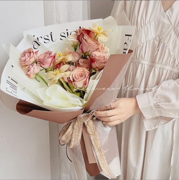 Florist Wrapping Paper for Valentine's Day Confessions Cynthia Oya Paper Artistic Bouquet Decoration Materials
