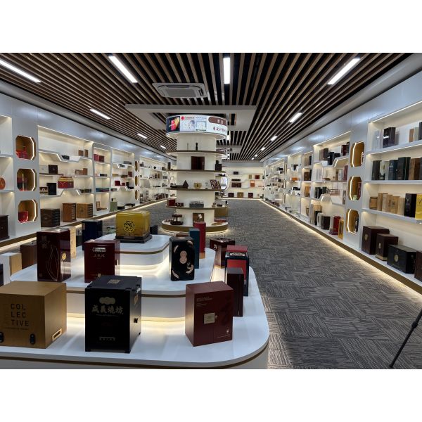 High Gloss MDF Wooden Gift Box with EVA Lining for Cosmetic & Watch Packaging