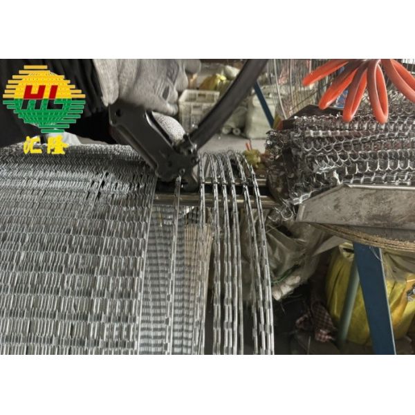 High Security Ukraine Market  BTO16 BTO18 Concertina Barbed Wire Fence For Safety Protection