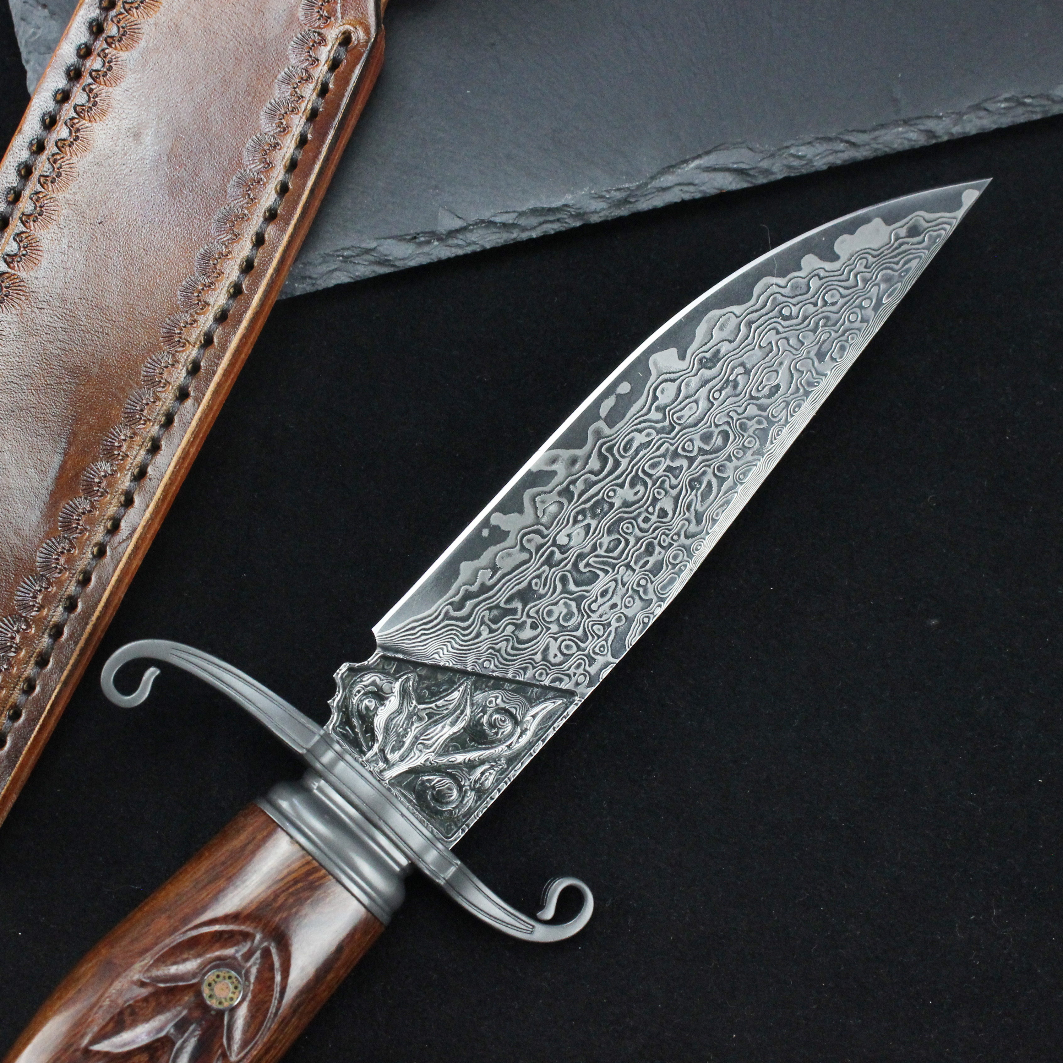 High Quality Damascus Fixed Blade Knife Sand Iron Wood Handle Hunting Survival Knife Camping