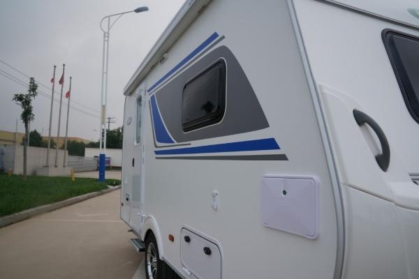 Petit camping-car remorquable compact avec compartiment multi minuscule de remorque de camping-car de salle de bains