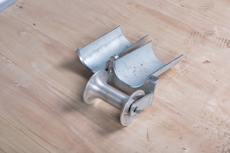 Robust Steel Cable Entry Bellmouth Roller with 1-Year Warranty and 4.3kg Weight for Easy Wire Feeding