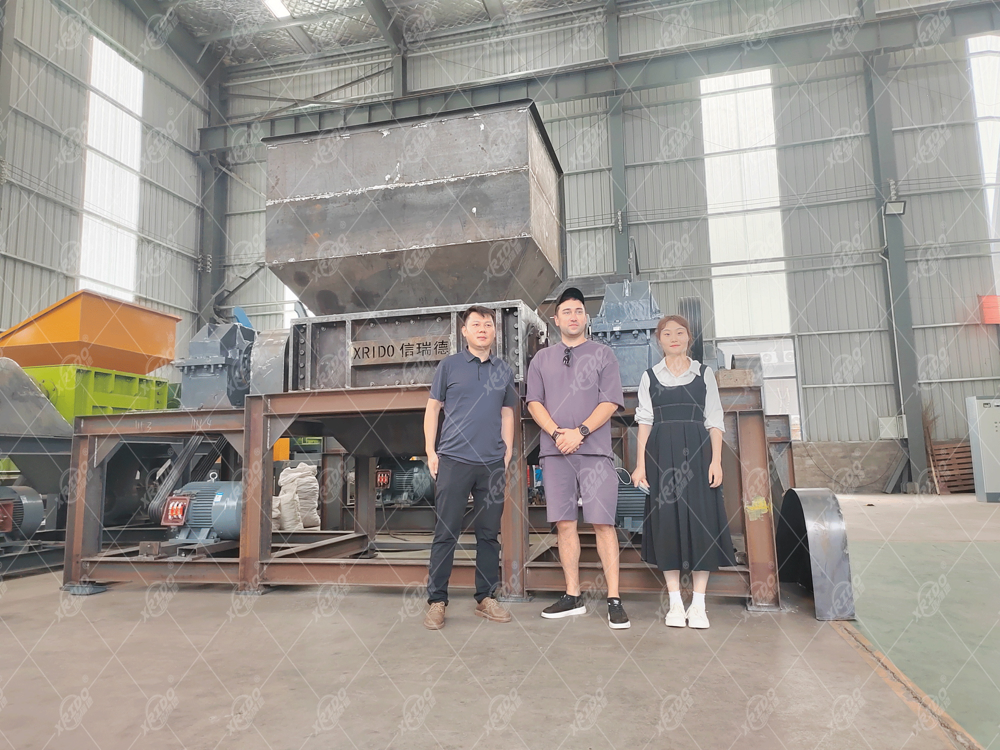 Environment-friendly Heavy Duty Fabric Shredder Machine with Customized Color and 300-22000 Kg/hour Capacity