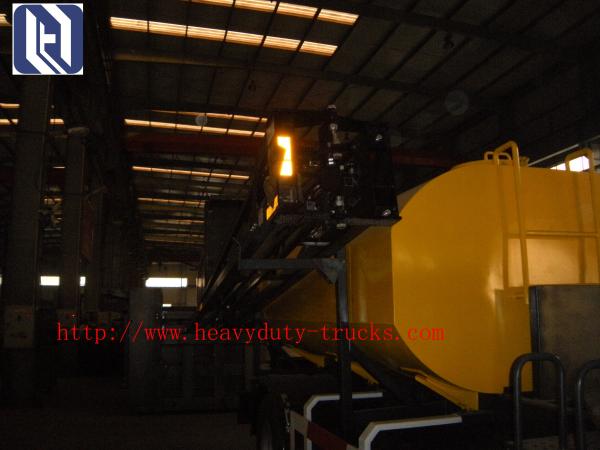 2017 New Howo7 10 Cbm Sewage Suction Truck 6x4 10tires For Sanitary Sewer Cleaning and rear lifting cover