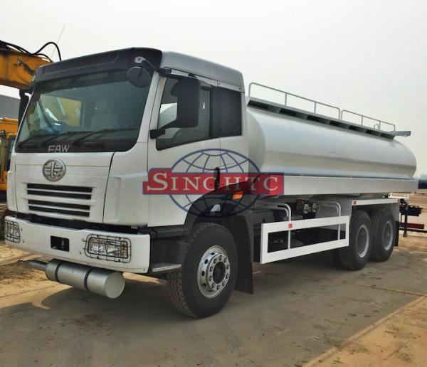FAW 6x4 Oil Tanker Truck 20 - 25 M3 Volume FAW J5M Cabin Manual Gearbox