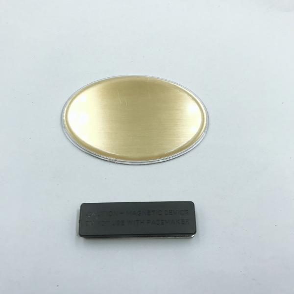 Crachá de nome magnético decorativo oval do metal N35 do OEM
