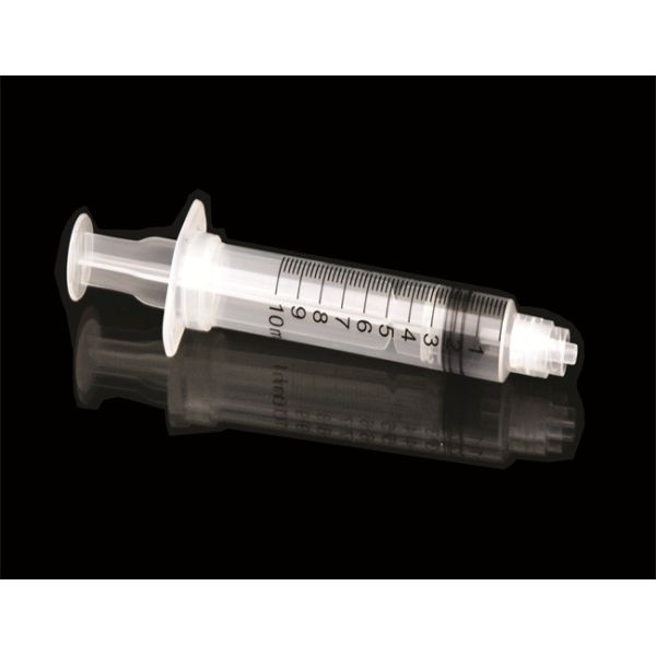 EO Sterilization Disposable Safety Syringe With Retractable Needle 2ml 3ml 5ml