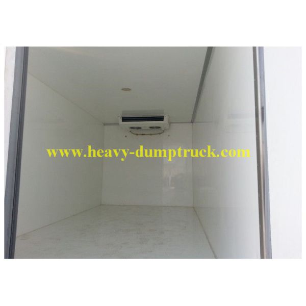 -20 °C 3 tons FRP Refrigerator box Trucks 5 to 7 cbm for Africa