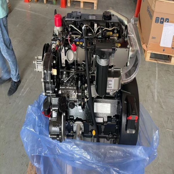 Four Stroke Perkins Diesel Motor 1104D-44t  74.5KW 2200RPM Power Output