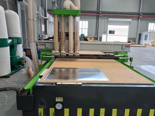 Machines pour le traitement des plaques en aluminium et en plastique, pour la gravure 1665