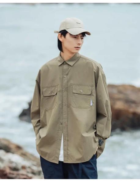                  Custom Logo Top Loose Long Sleeve Shirt Tooling Double Pocket Men′s Shirt             