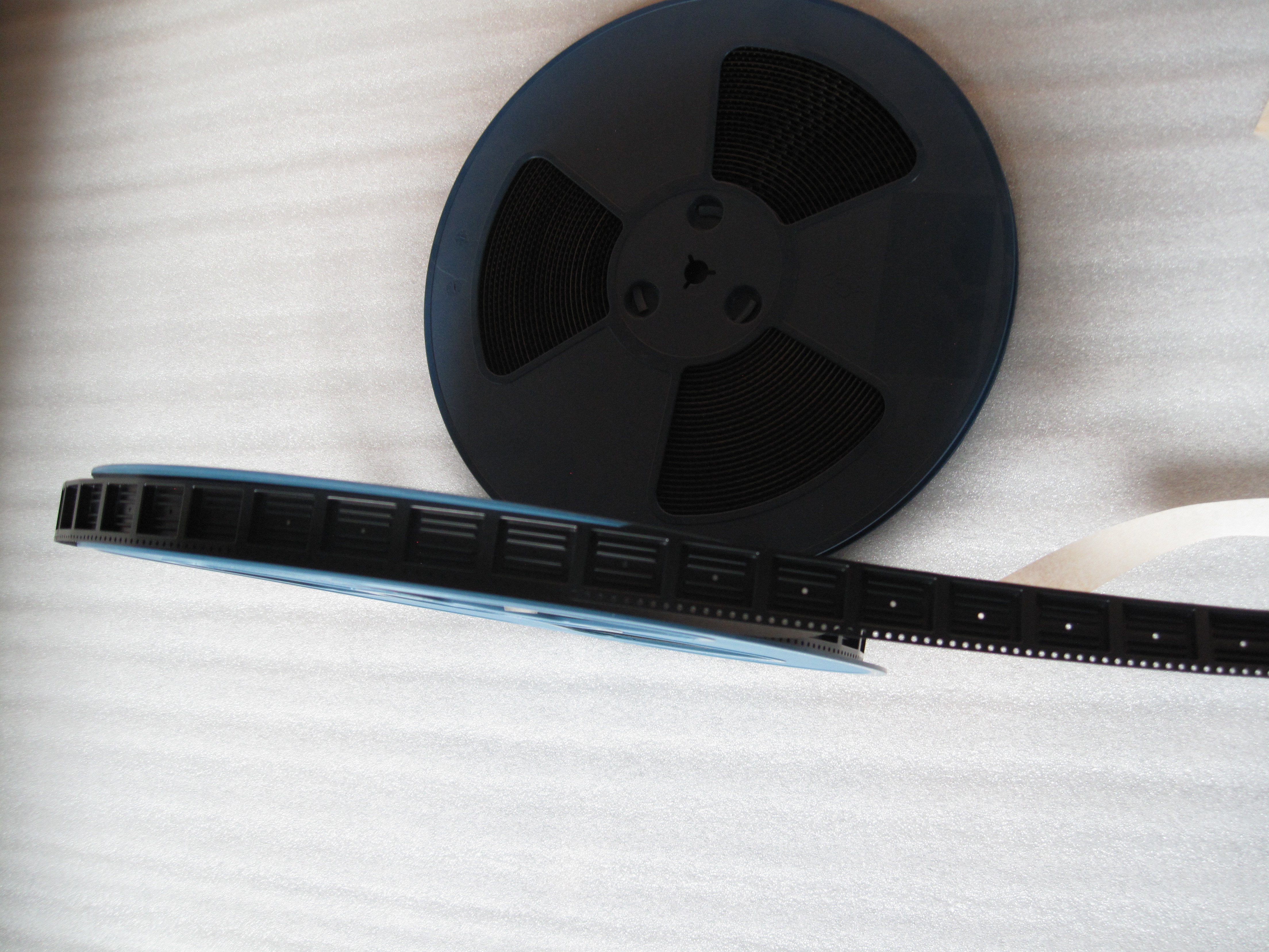 15-Inch 44mm Blue SMD Tape Reel for Carrier Tape Packaging and SMT Component Feeding