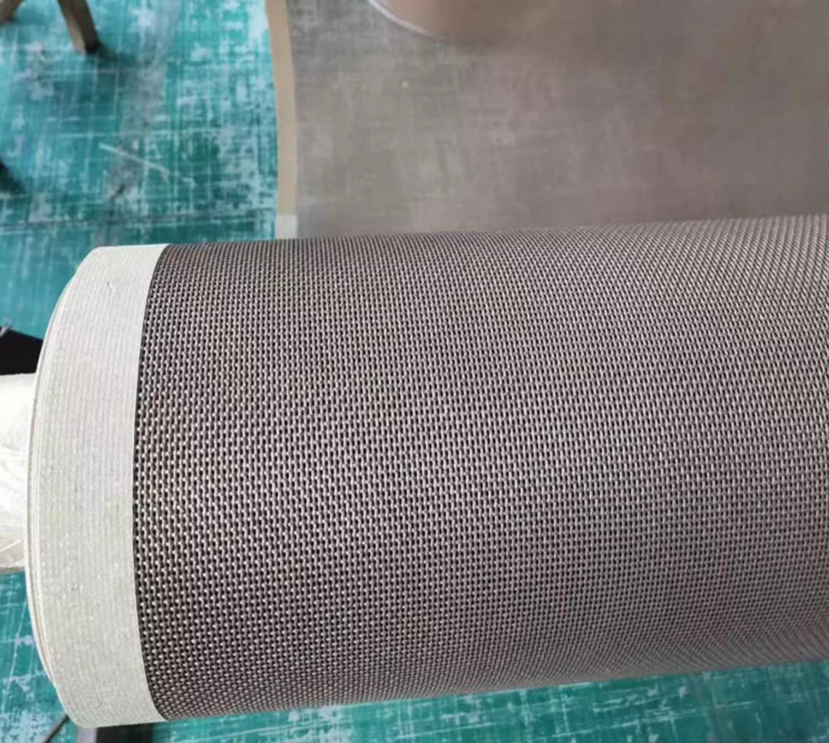 Freezer Safe PTFE Mesh Belt with Bullnose Joint and High Tensile Strength for Industrial Applications