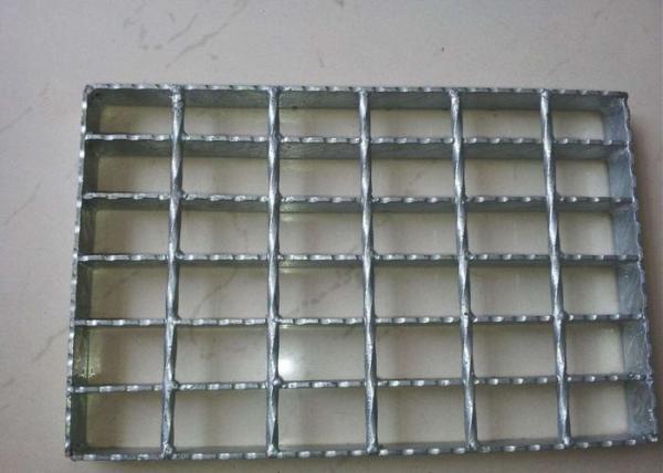 30 X 5 Hot Dipped Serrated Steel Grating With Twist Bar Galvanized Steel