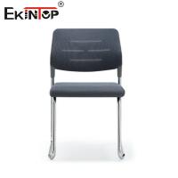 Silla de entrenamiento apilable para salas de reuniones