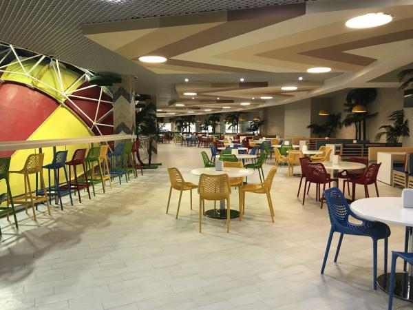Projeto personalizado de parque de esqui aquático de piscina de fibra de vidro em Astana