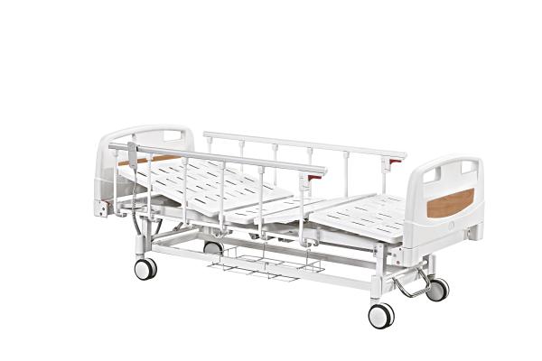 Cama de hospital manual central manual aluída da roda de controle da placa de cabeça de dois PP da cama do cuidado
