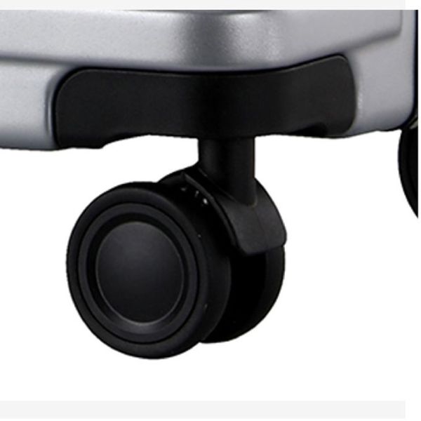 Купленный чемодан универсальный чемодан с четырьмя колесами