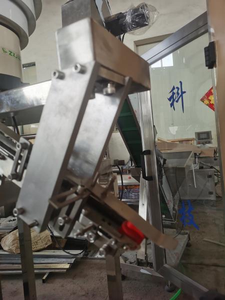 1.8kw Electric Bottle Capping Machine