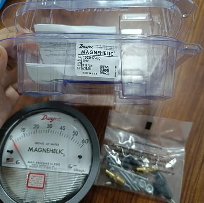 Dwyer Series 2000 Magnehelic Differential Pressure Gauge (0–60 in w.c.)