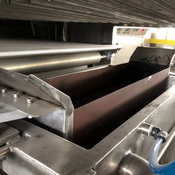 Pocky Biscuit Chocolate Coating Machine 1300kg/h Nuts Decoration Air Cooling