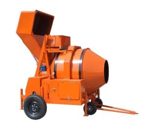 O motor diesel pôs o reboque móvel do misturador concreto da máquina do