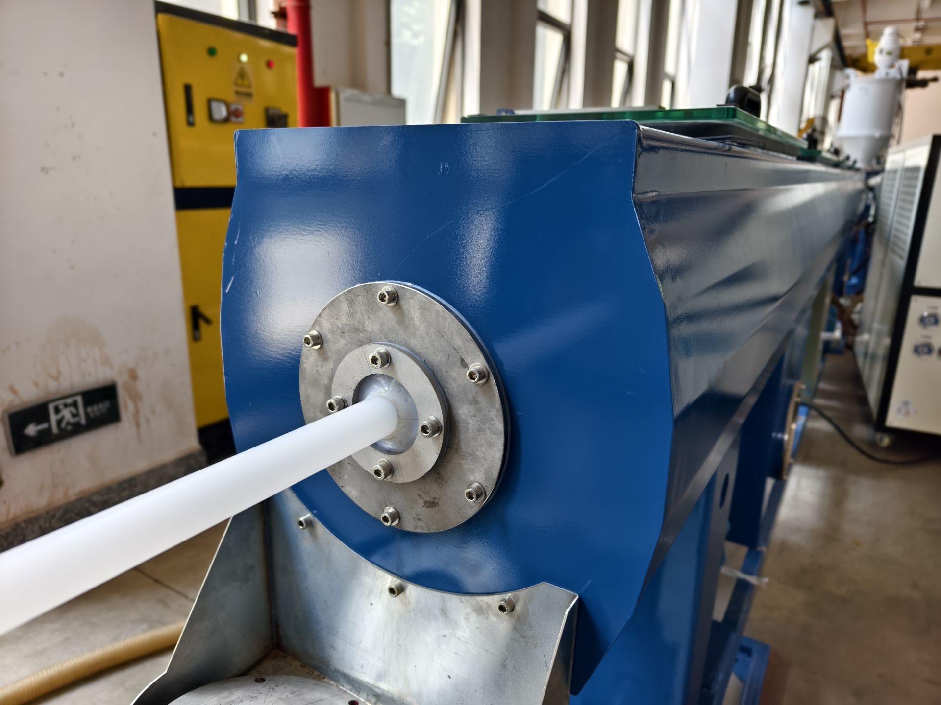 Plastic PE HDPE PPR Water Gas Oil Supply Pipe Tube Extrusion Production Line Single Screw Extruder Hose Making Machine